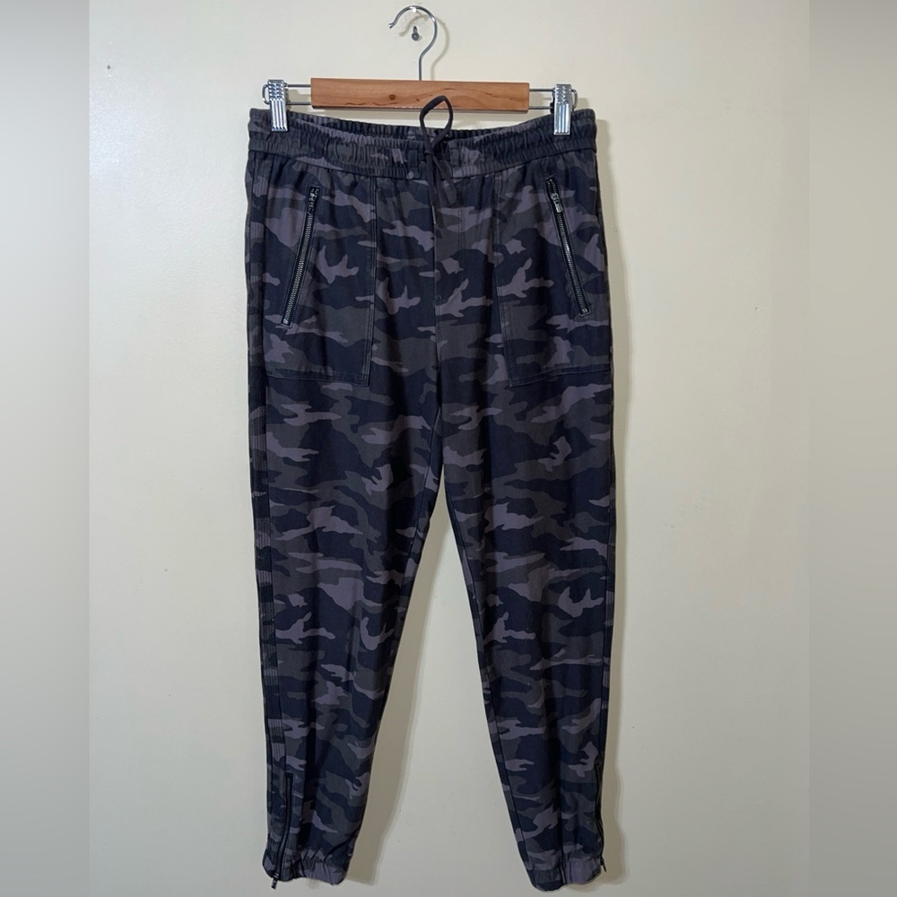 Athleta Farallon Camouflage Joggers Size 4